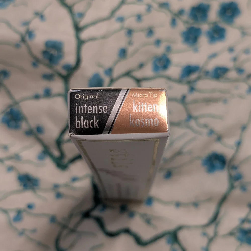 Black/Kitten Kosmo Stila Dual Ended Stay All Day Waterproof Liquid Eyeliner